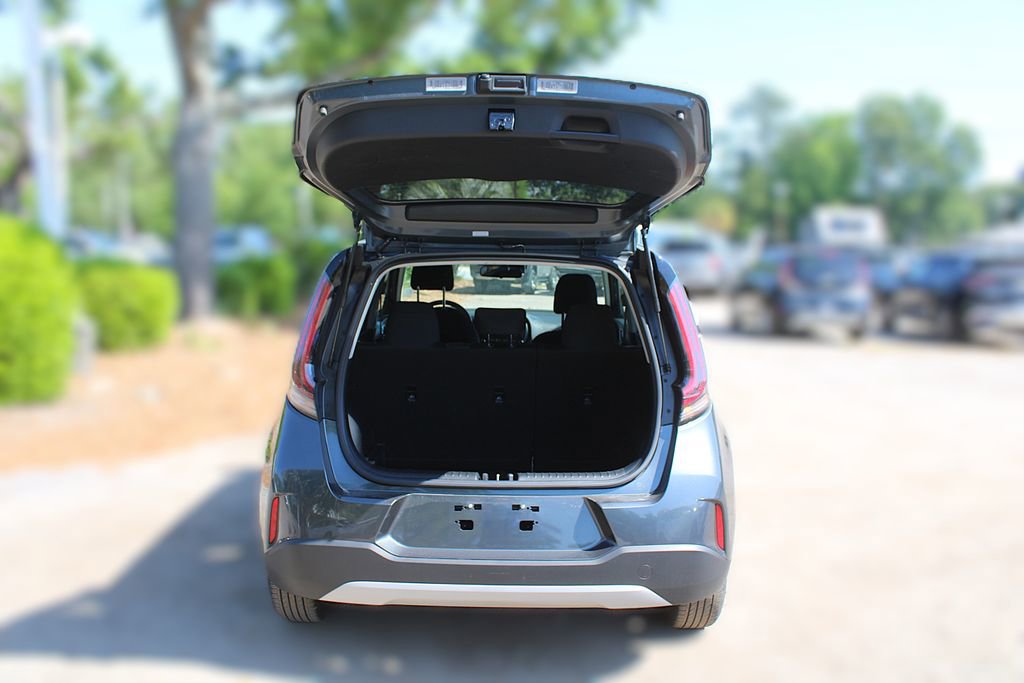Certified 2025 Kia Soul LX w/ LX Technology Package image 9