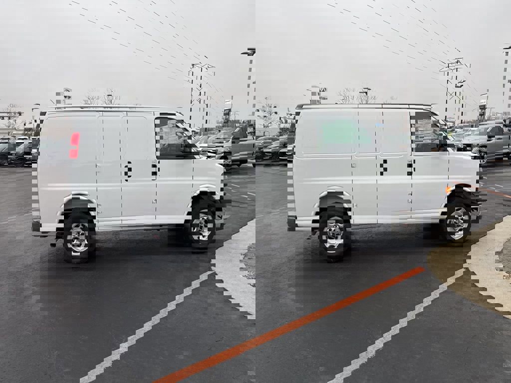 New 2025 GMC Savana 2500 w/ Enhanced Convenience Package image 22
