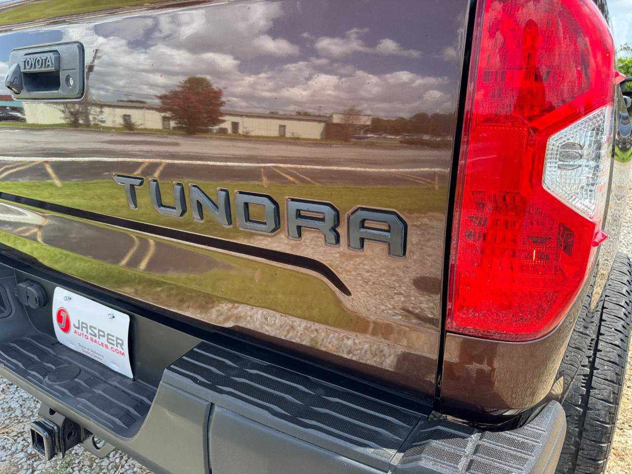 Used 2017 Toyota Tundra SR5 w/ TRD Off Road Package AWD/4WD image 17