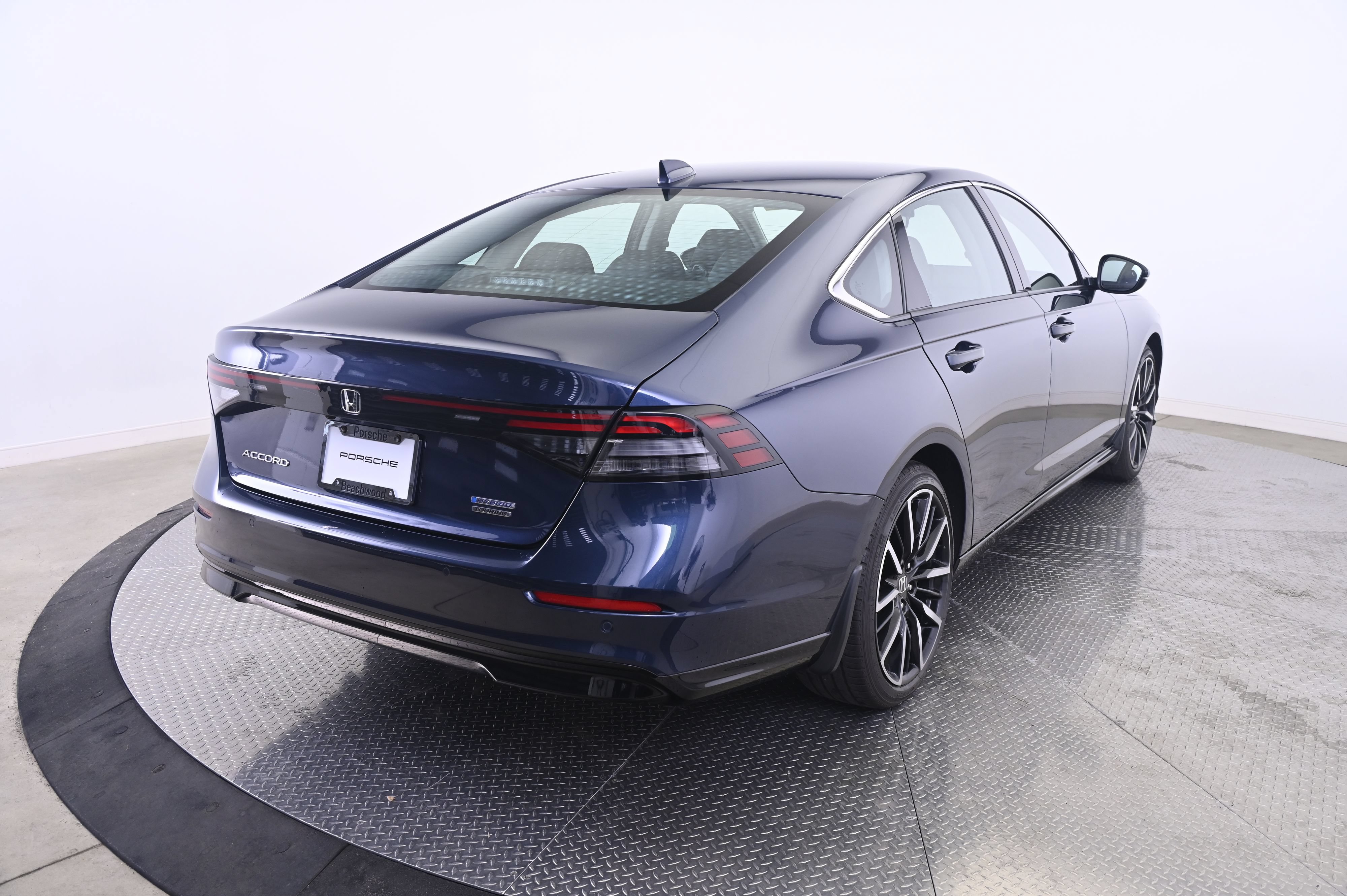 Used 2023 Honda Accord Touring image 7