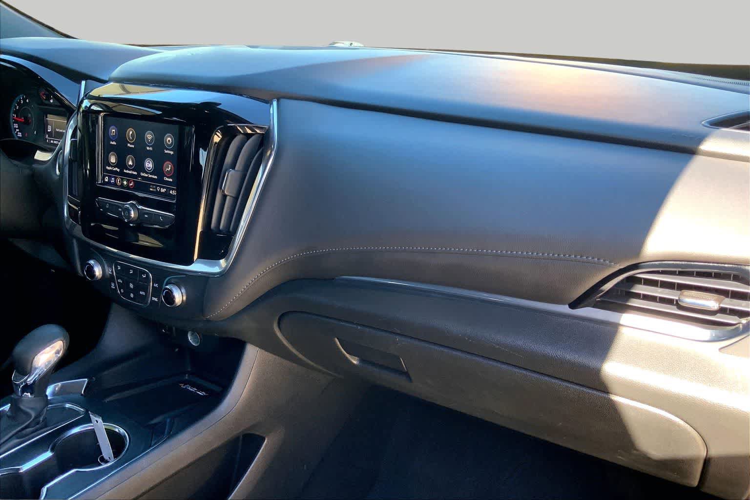 Used 2023 Chevrolet Traverse LT FWD image 18