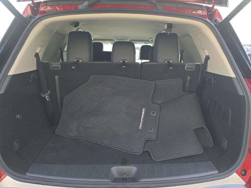 Used 2025 Nissan Pathfinder SL image 23