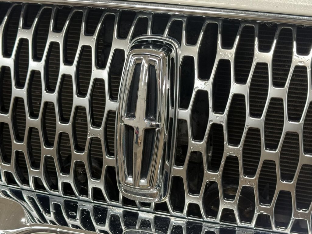 Certified 2023 Lincoln Nautilus AWD image 9