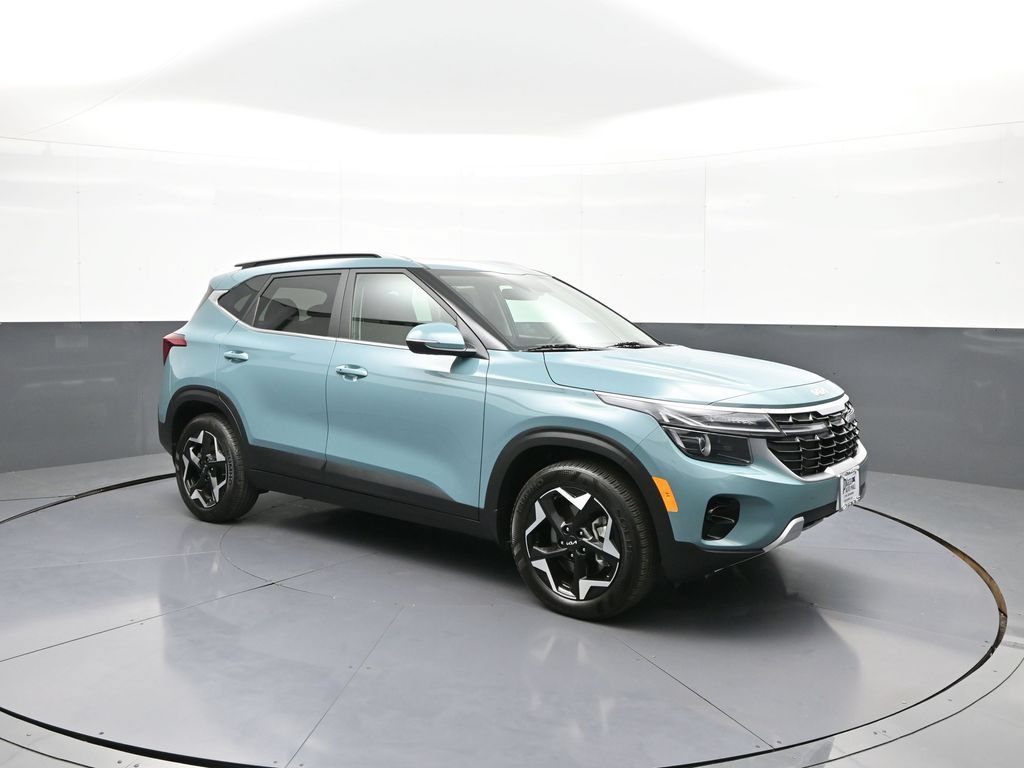 Certified 2025 Kia Seltos EX w/ EX Sunroof Package AWD/4WD image 4