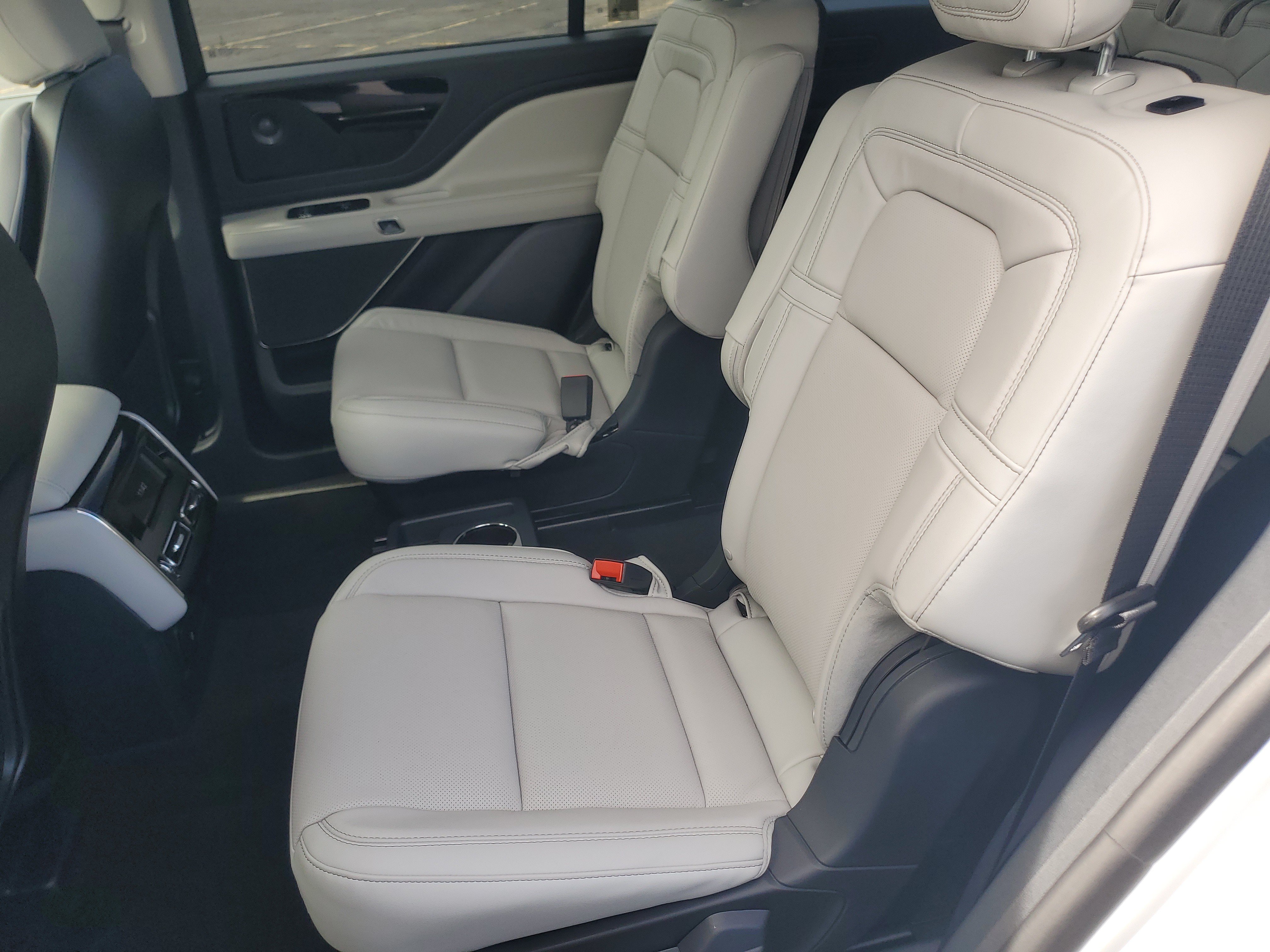 New 2027 Lincoln Aviator Reserve w/ Jet Appearance Package AWD/4WD image 26
