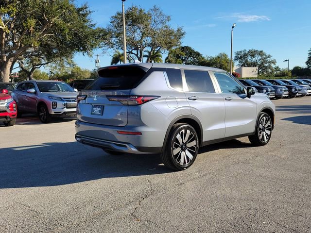 New 2026 Mitsubishi Outlander SE FWD image 6