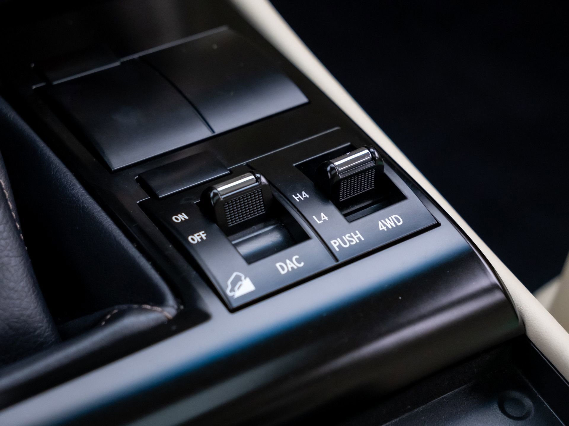 Used 2020 Lexus GX 460 Premium image 30