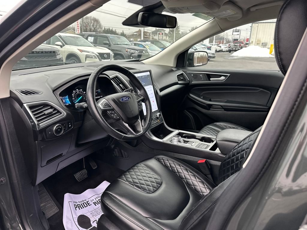 Used 2023 Ford Edge Titanium image 9