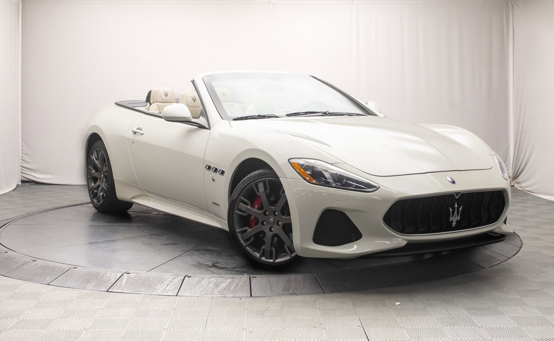 Used 2018 Maserati GranTurismo Sport image 1