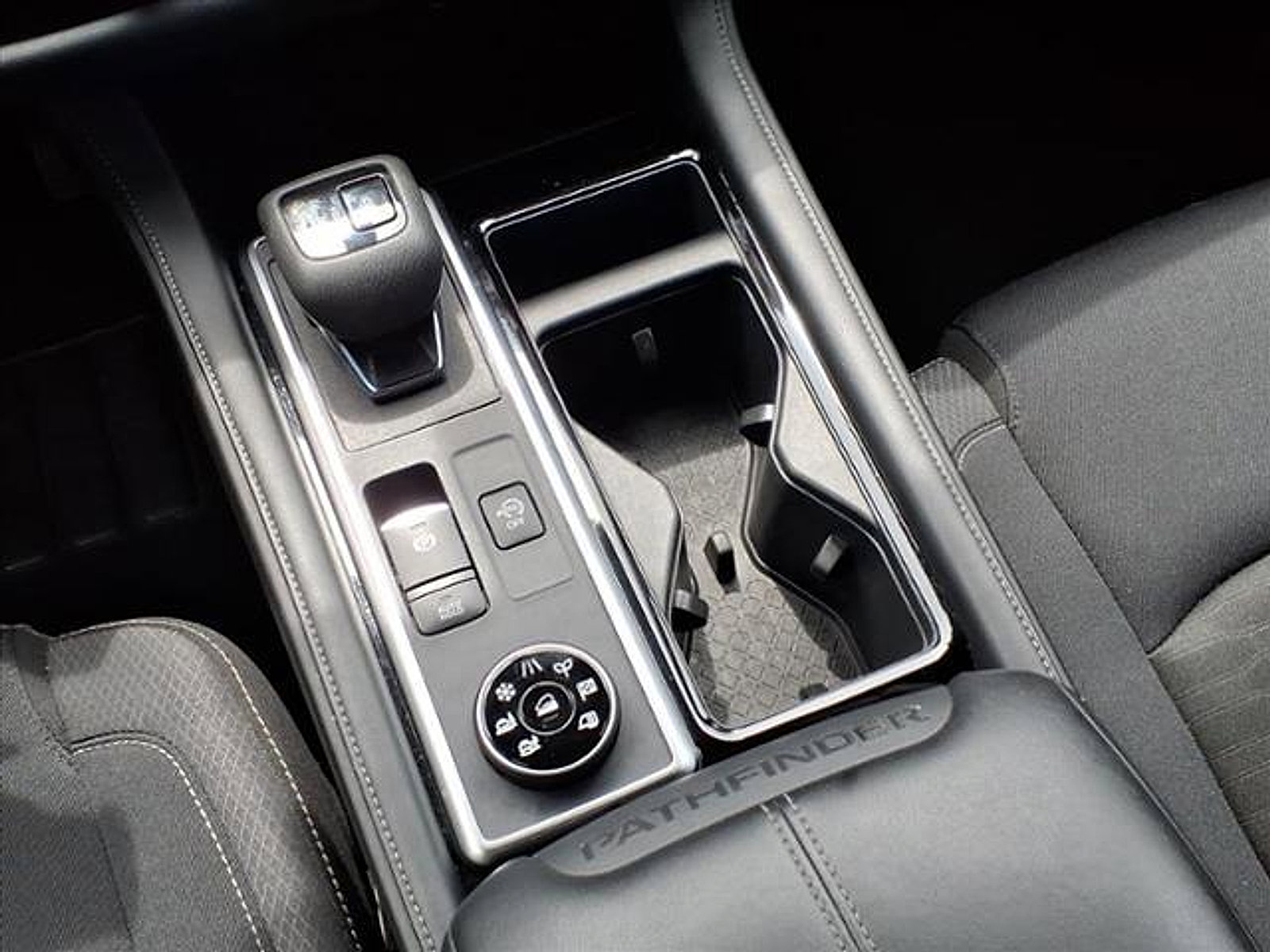 Certified 2024 Nissan Pathfinder SV image 27