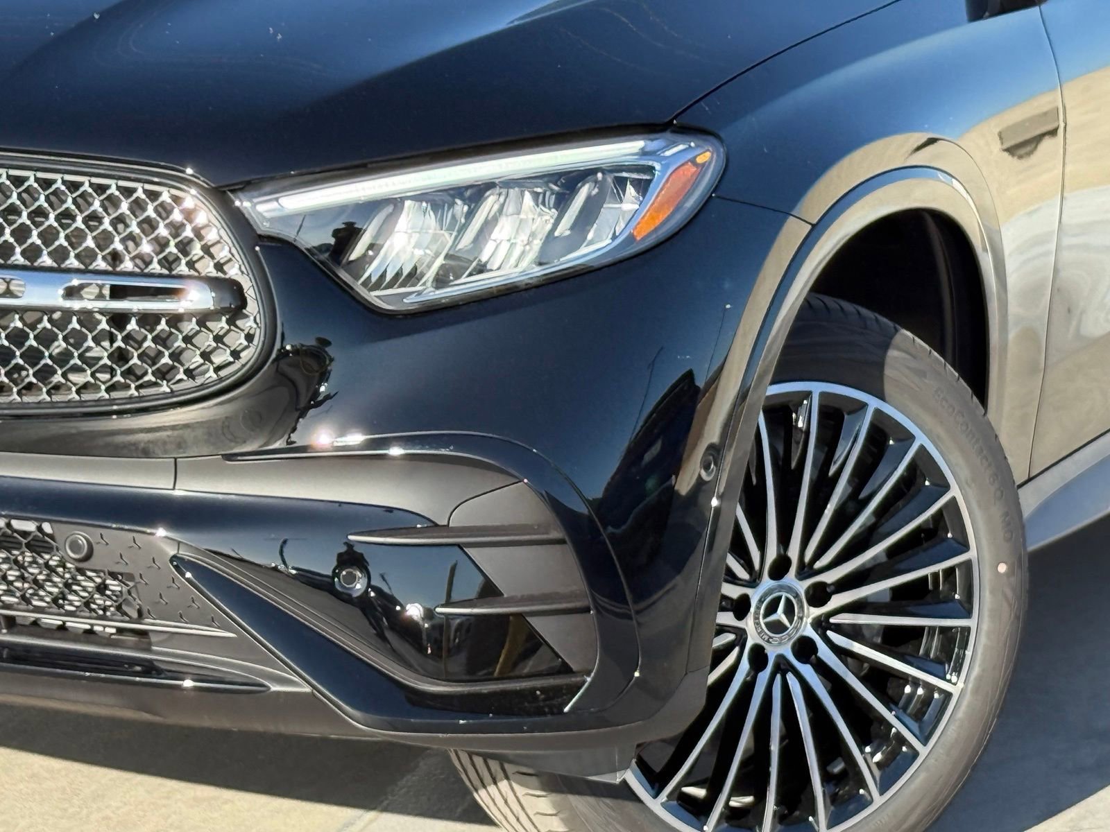 New 2026 Mercedes-Benz GLC 300 4MATIC image 3