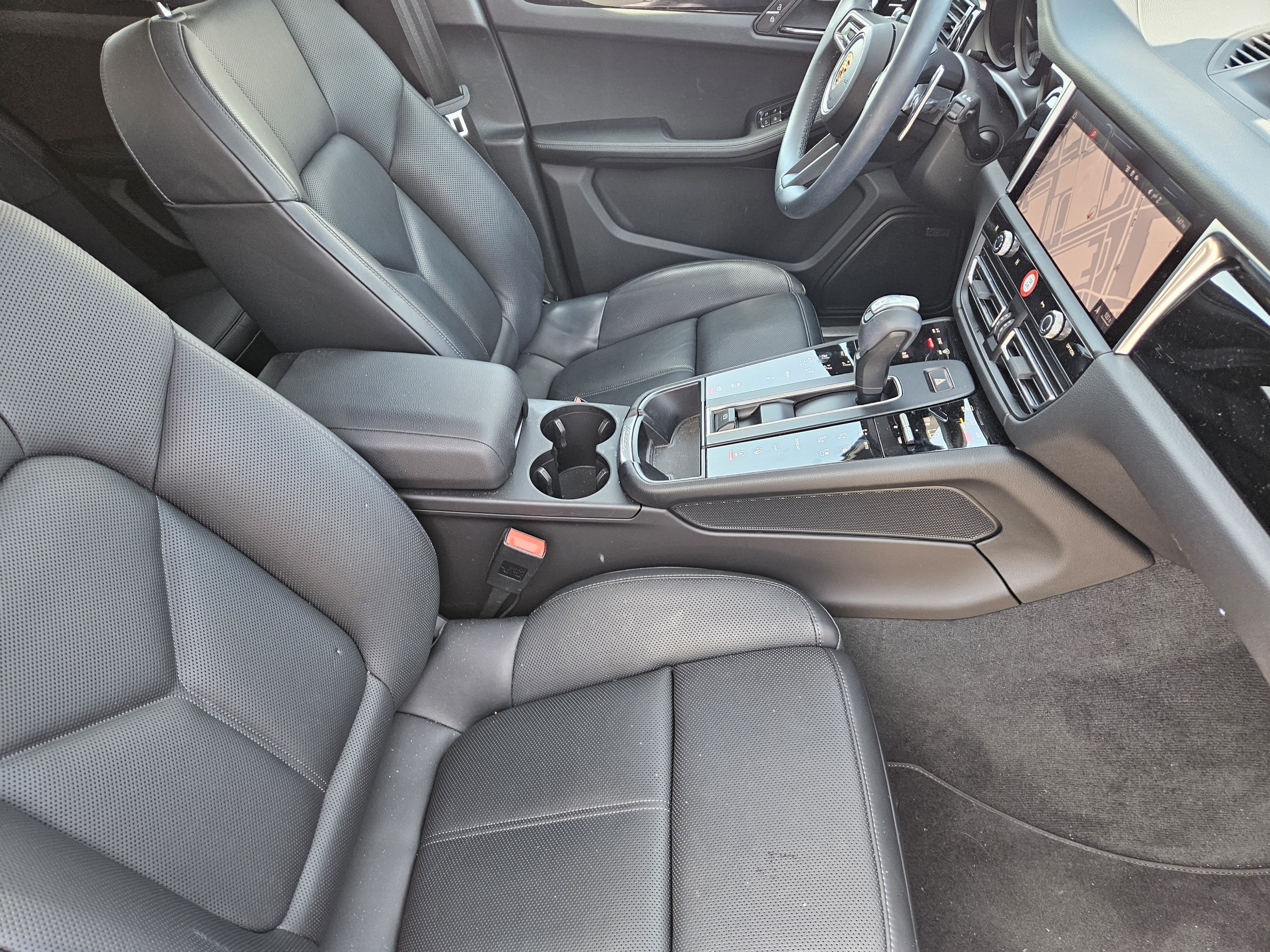 Certified 2024 Porsche Macan S AWD/4WD image 15