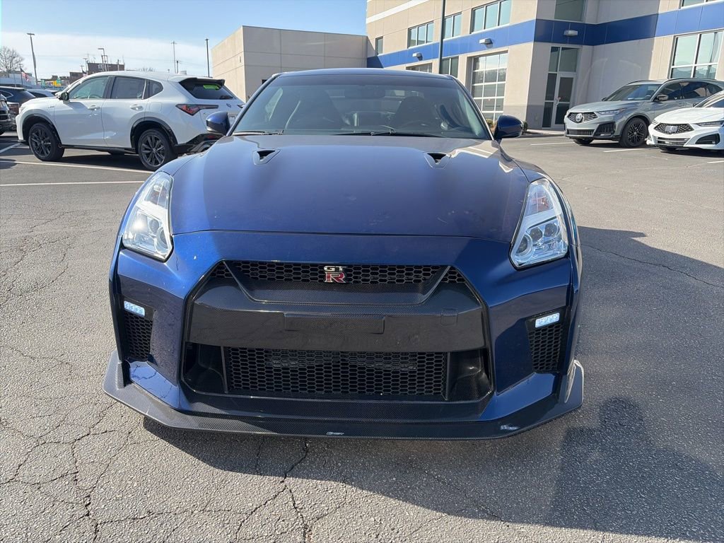Used 2014 Nissan GT-R Premium image 2