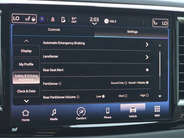 Used 2024 Chrysler Pacifica Touring-L FWD image 24
