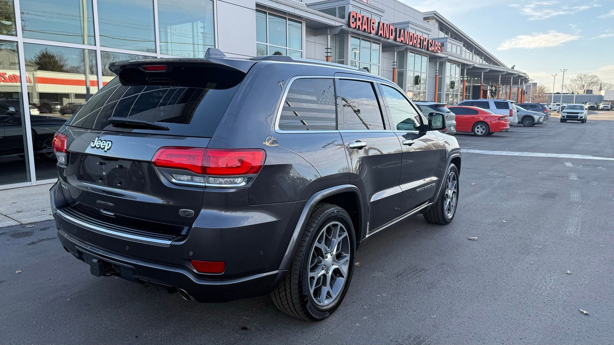 Used 2019 Jeep Grand Cherokee Overland image 2
