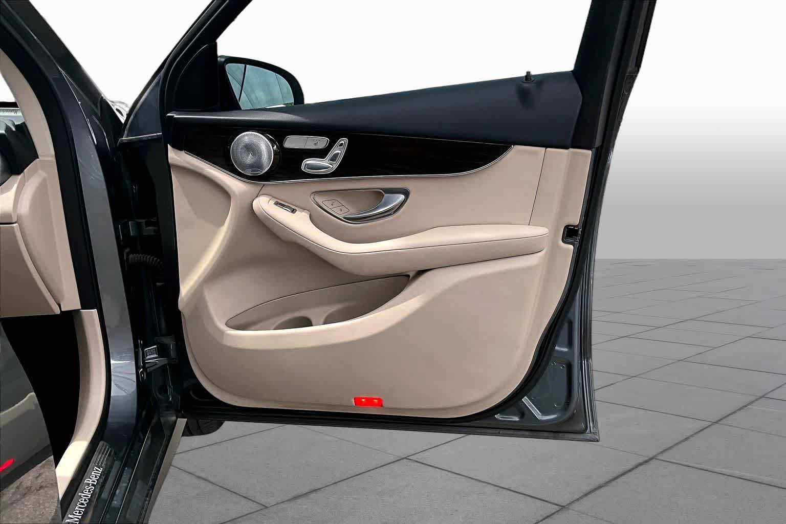 Certified 2020 Mercedes-Benz GLC 300 image 23