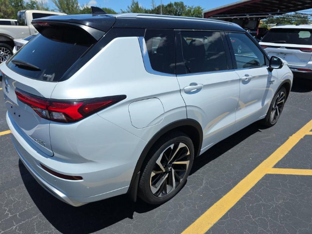 Used 2024 Mitsubishi Outlander SEL Black Edition AWD/4WD image 4