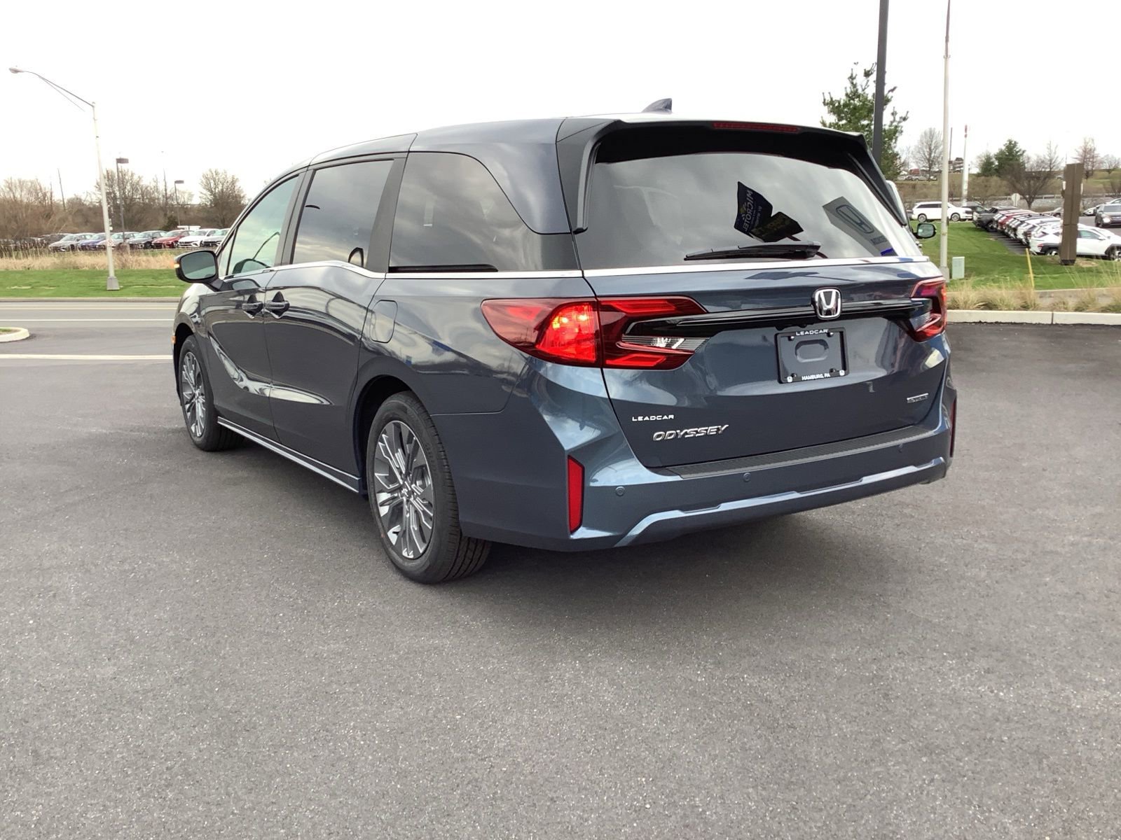 New 2026 Honda Odyssey Touring image 4