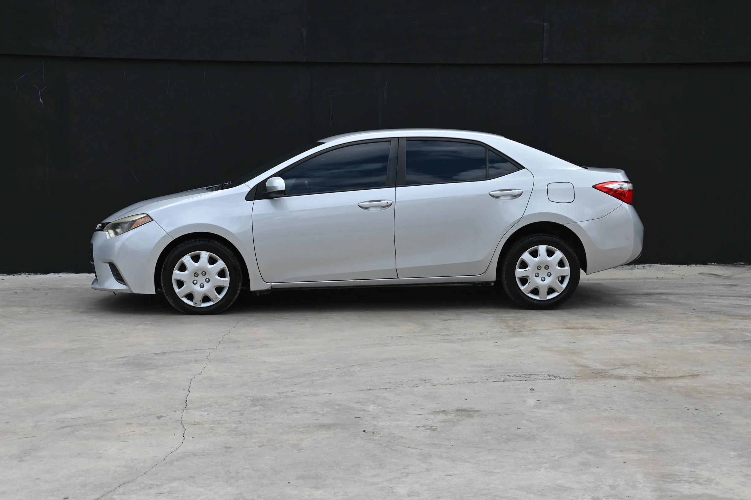 Used 2015 Toyota Corolla LE FWD image 8