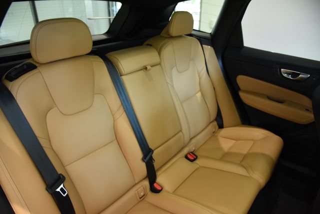 Used 2024 Volvo XC60 T8 Ultimate w/ Protection Package Premier AWD/4WD image 20