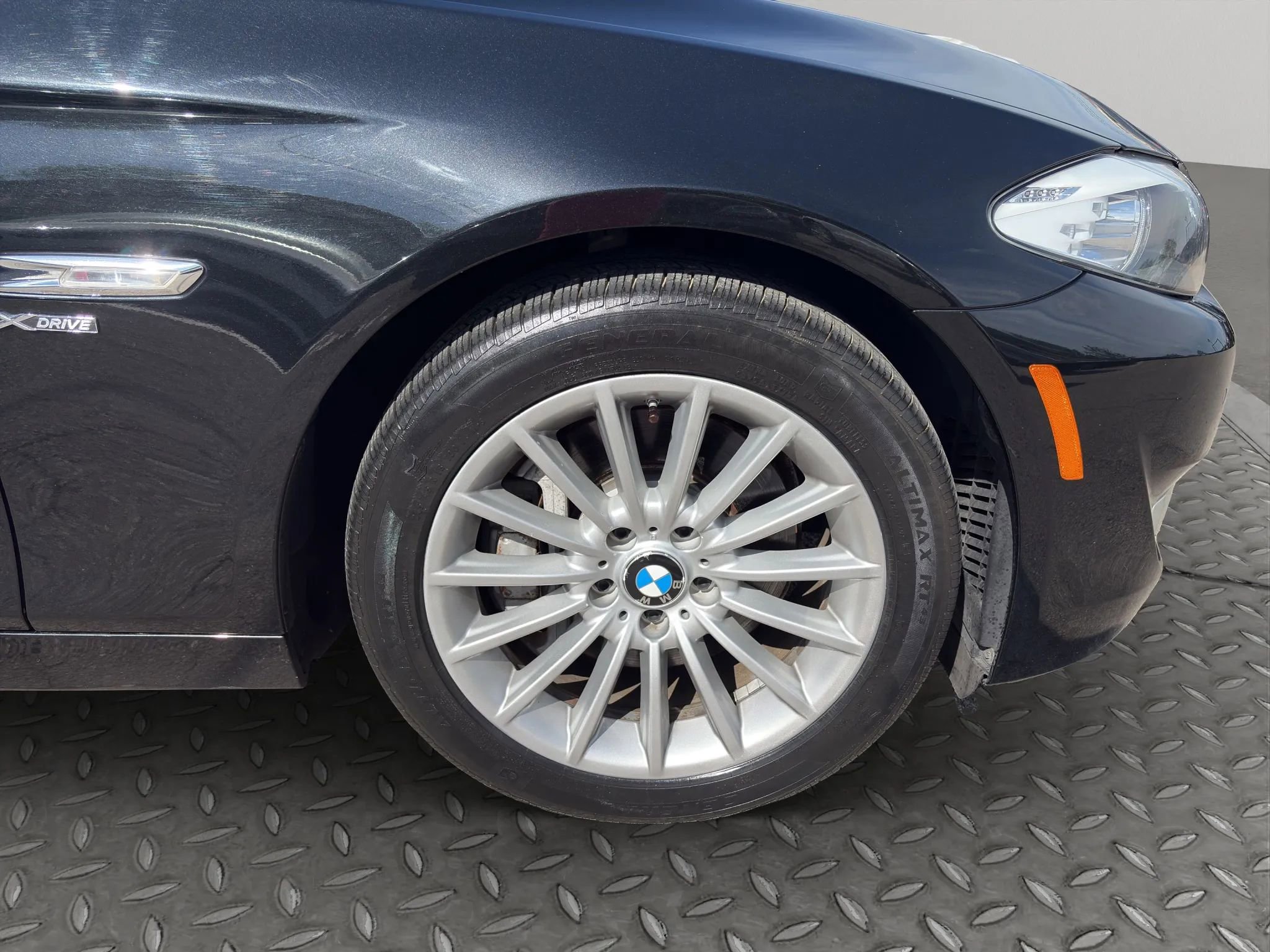 Used 2011 BMW 535i xDrive Sedan AWD/4WD image 31