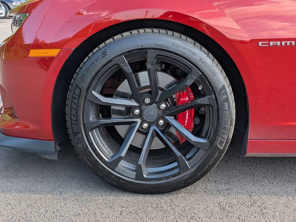 Used 2015 Chevrolet Camaro SS w/ SS Performance Package RWD image 23