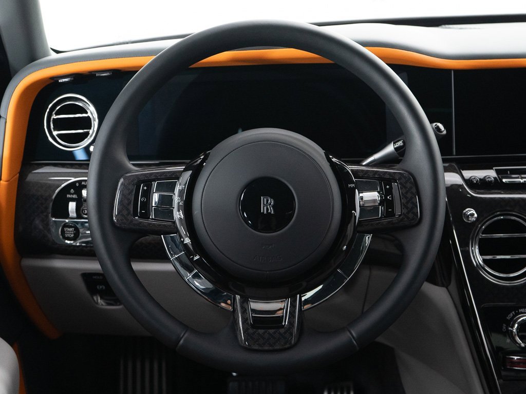 Certified 2025 Rolls-Royce Cullinan Black Badge image 39