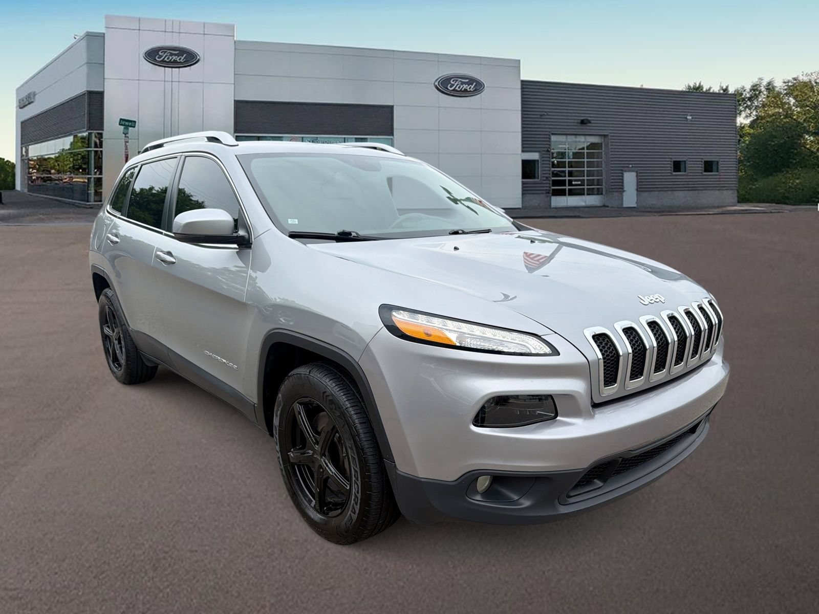 Used 2017 Jeep Cherokee Latitude w/ Safety/Convenience Group AWD/4WD image 2