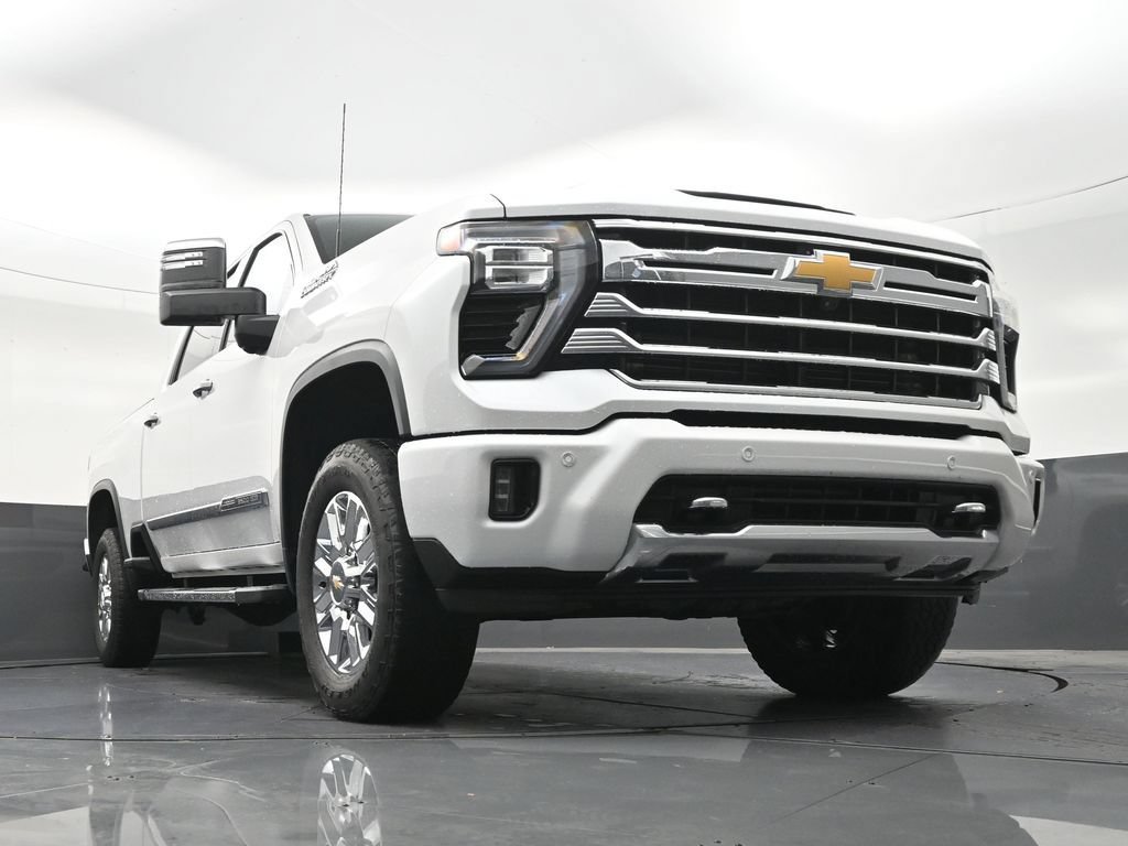 Used 2024 Chevrolet Silverado 2500 High Country AWD/4WD image 30