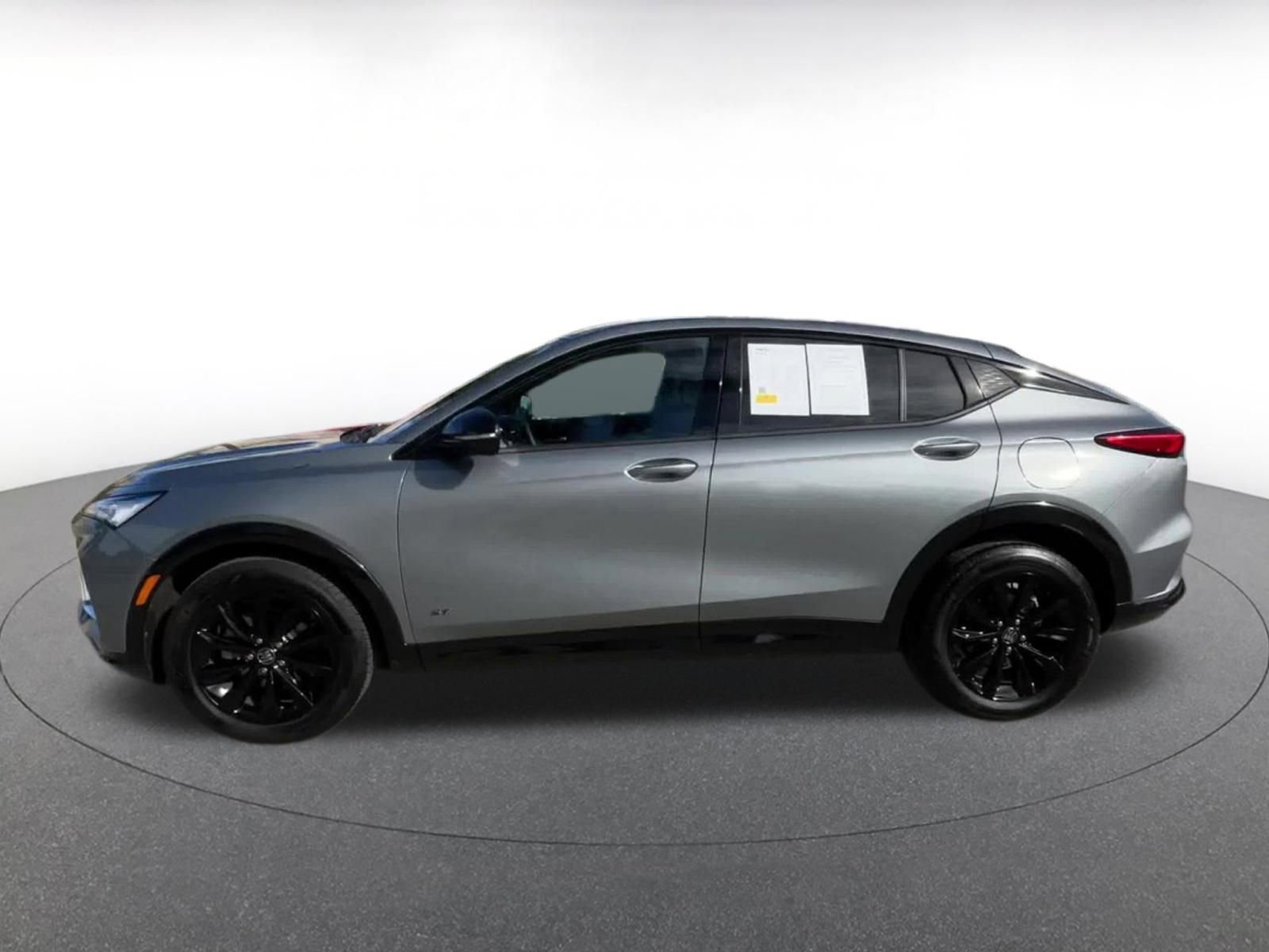 Used 2025 Buick Envista Sport Touring image 9