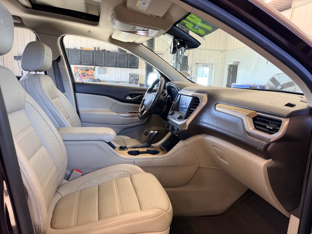 Used 2017 GMC Acadia Denali w/ Technology Package AWD/4WD image 11