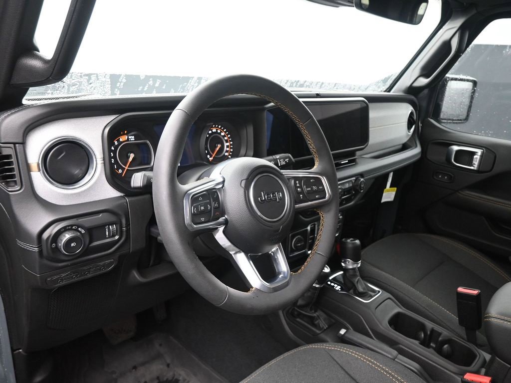 Used 2024 Jeep Wrangler Sahara w/ Technology Group image 31