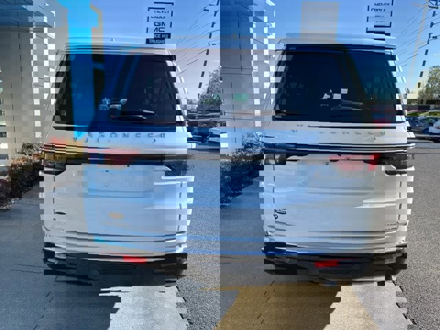 Used 2023 Jeep Wagoneer L Series II image 7