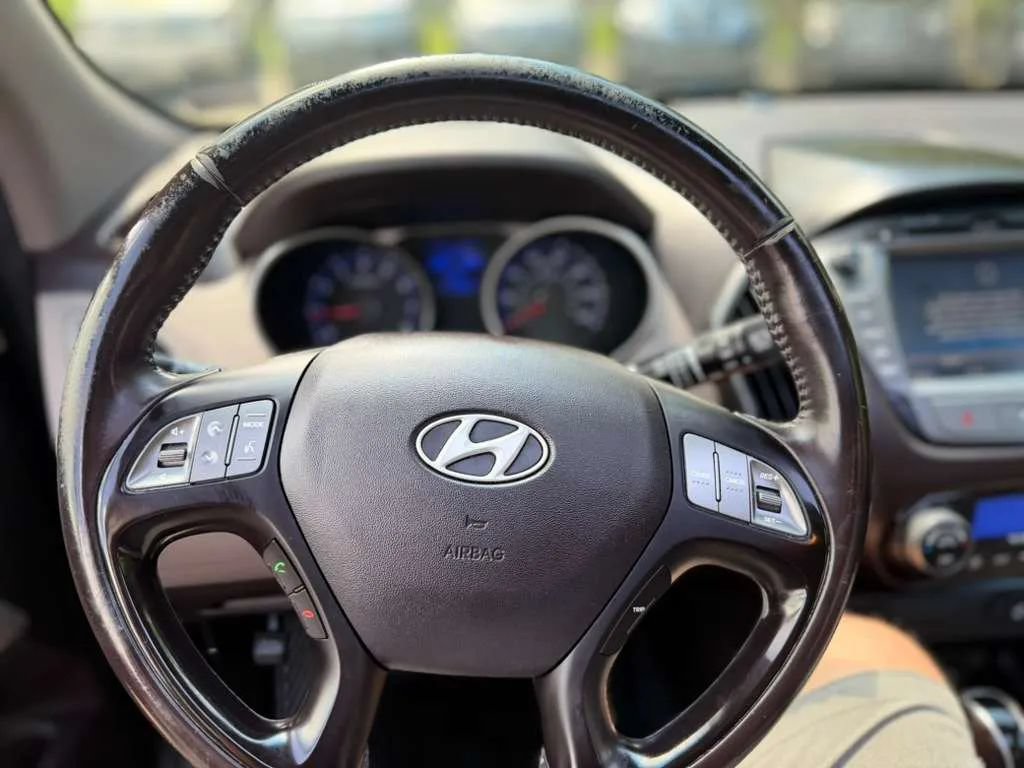 Used 2014 Hyundai Tucson Limited w/ Technology Package 02 FWD image 11