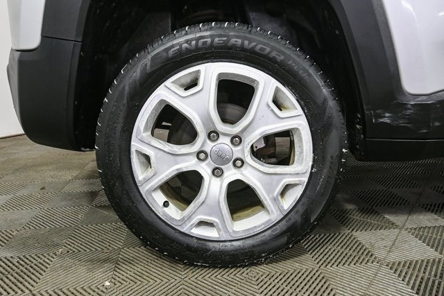 Used 2017 Jeep Renegade Limited image 16