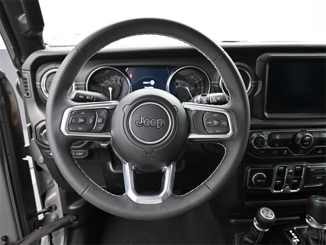 Used 2023 Jeep Wrangler Unlimited Sahara image 15