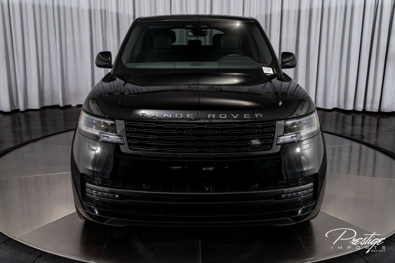 Used 2025 Land Rover Range Rover SE image 4