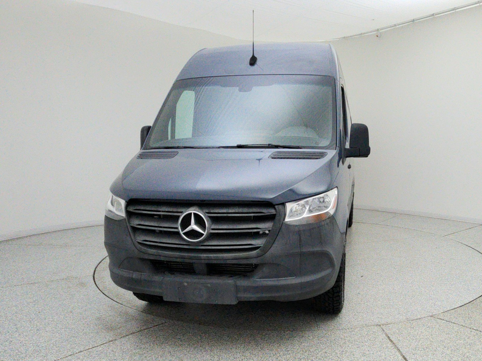 Used 2019 Mercedes-Benz Sprinter 170 image 2