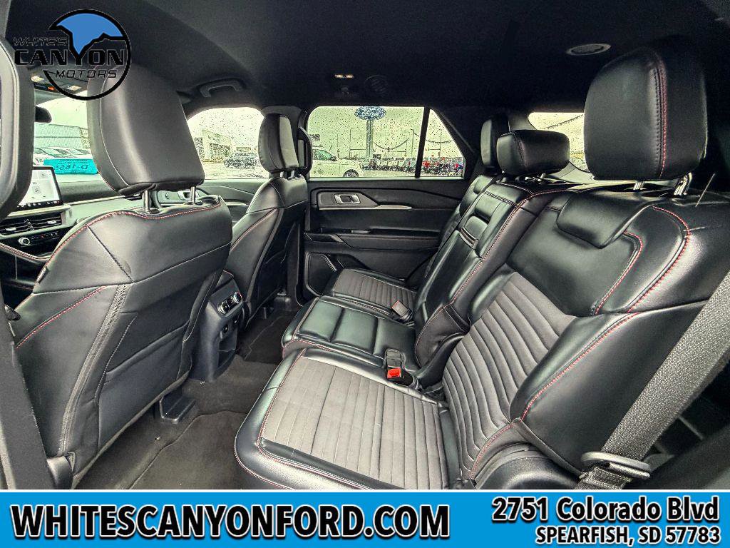 Used 2025 Ford Explorer ST-Line w/ ST-Line Street Pack image 8