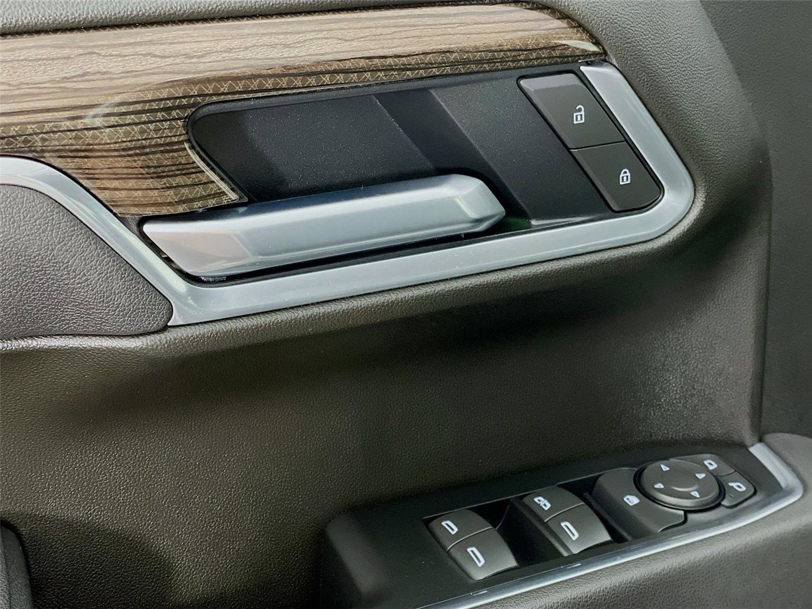 Certified 2025 Chevrolet Silverado 1500 LT image 22