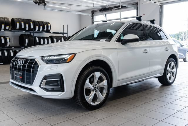 Used 2021 Audi Q5 Prestige w/ Prestige Package AWD/4WD image 3