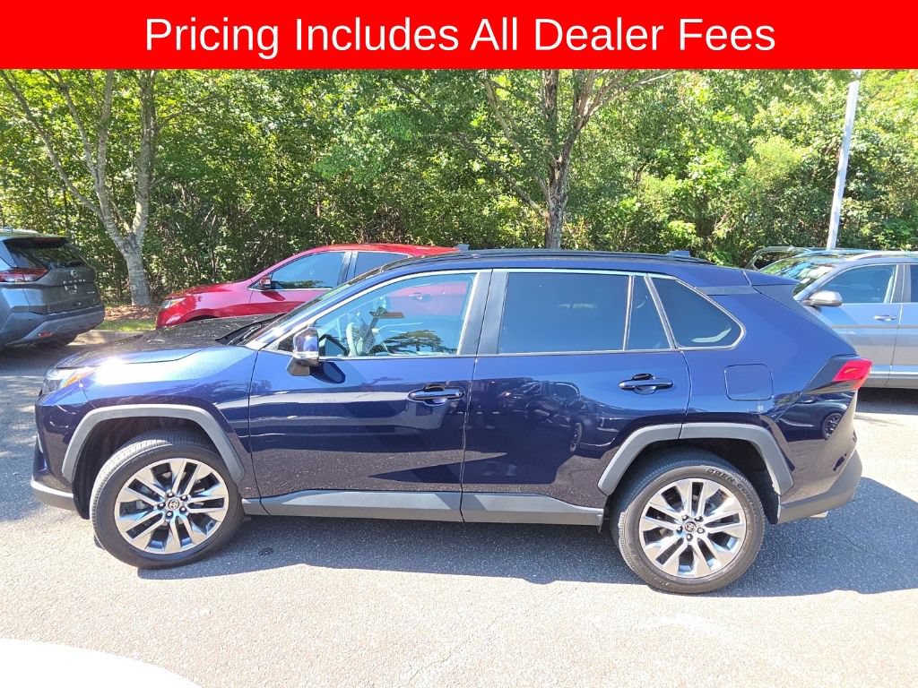 Used 2023 Toyota RAV4 XLE Premium AWD/4WD image 5