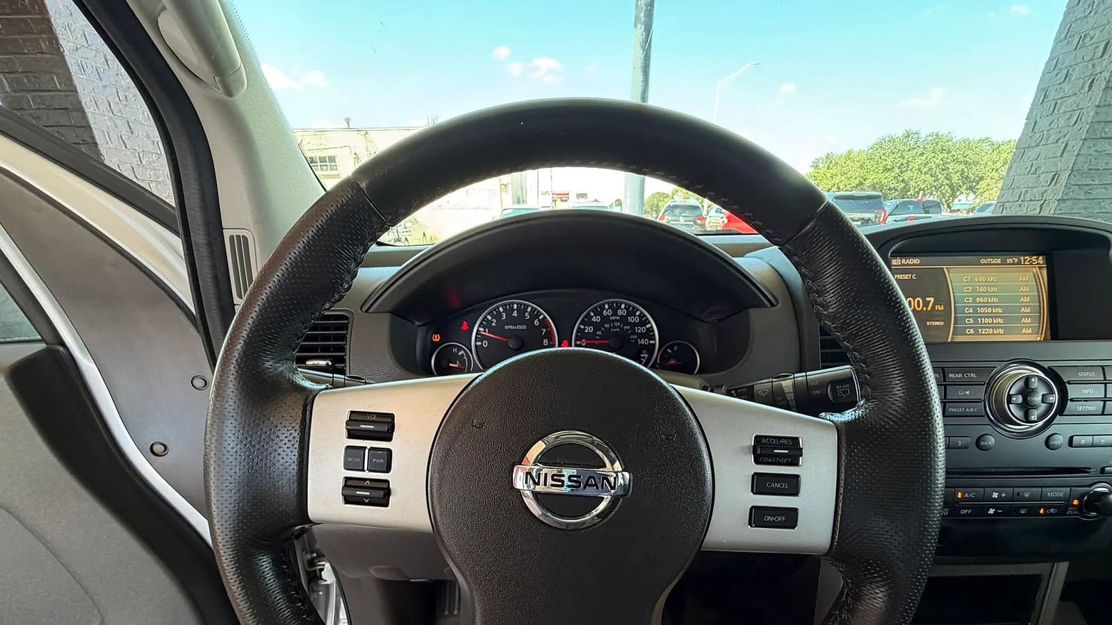 Used 2011 Nissan Pathfinder SV RWD image 25