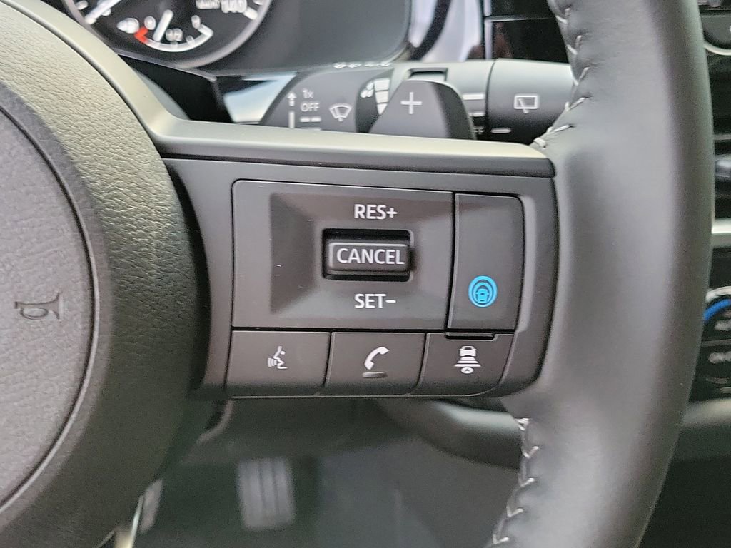 New 2025 Nissan Pathfinder SV image 30