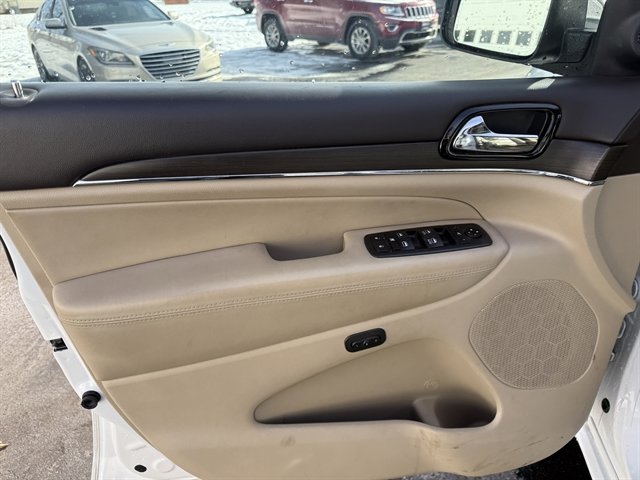 Used 2020 Jeep Grand Cherokee Overland image 18