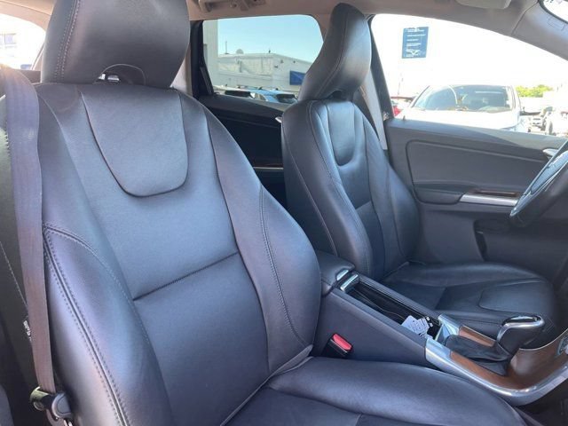 Used 2017 Volvo XC60 T5 Inscription w/ Preferred Option Package AWD/4WD image 11