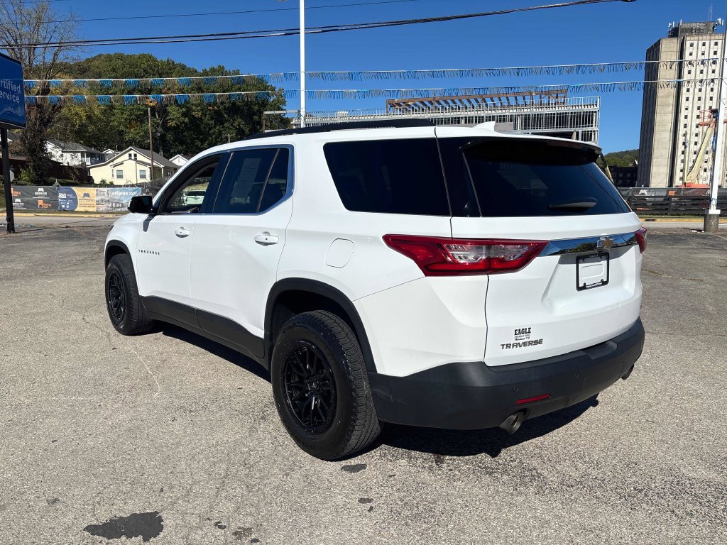 Used 2019 Chevrolet Traverse LT FWD image 3