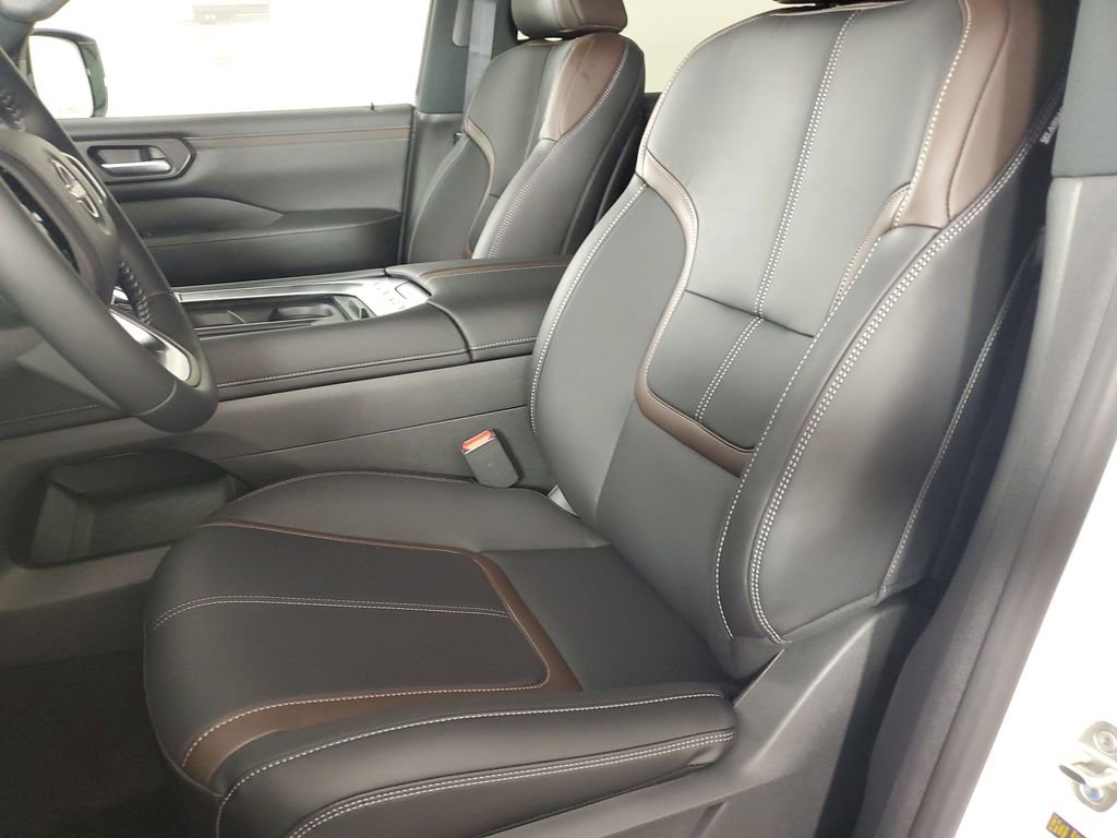 New 2026 Nissan Armada SL w/ Captain's Chari Seat Package image 12