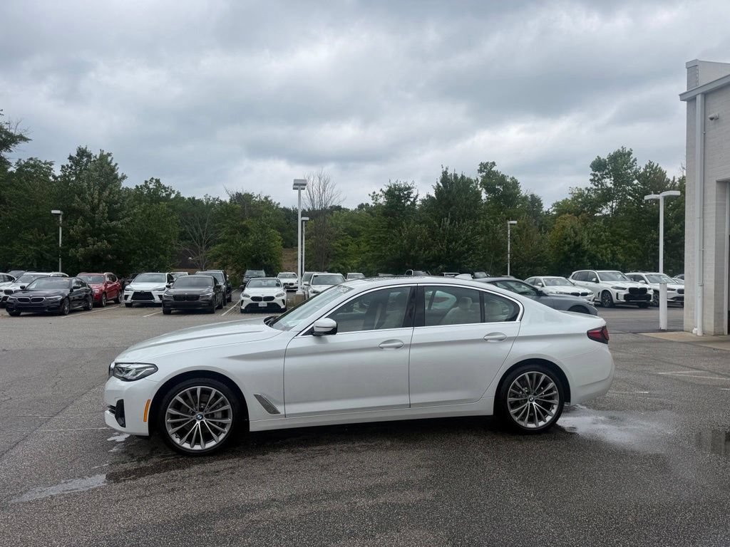 Used 2023 BMW 530i xDrive w/ Premium Package AWD/4WD image 2