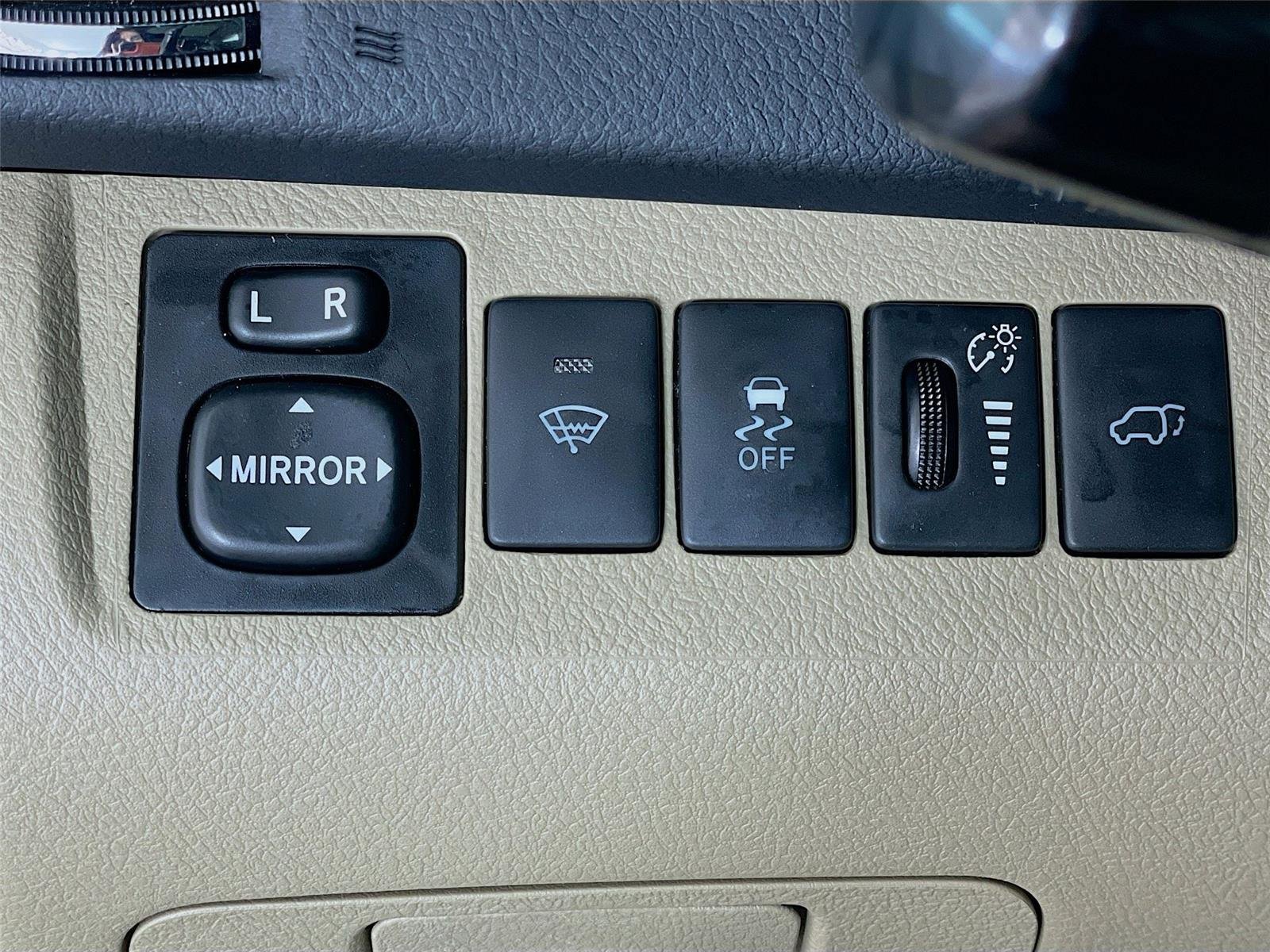 Used 2012 Toyota Highlander Limited w/ Convenience Pkg AWD/4WD image 14